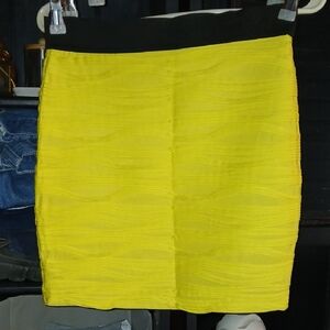 Forever 21 Black and Yellow Textured Pencil Skirt